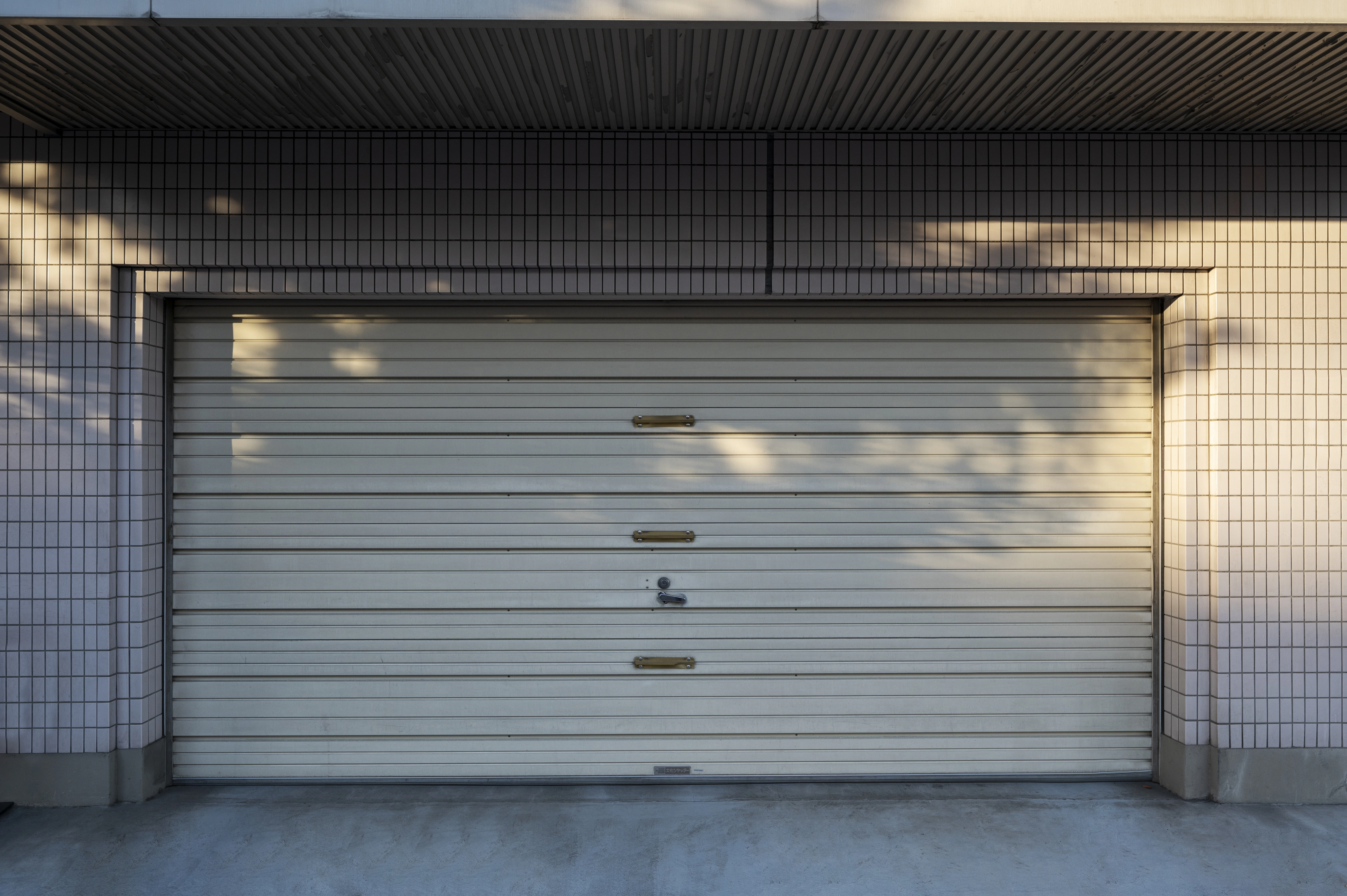 Professional garage door repair and installation in Tacoma, WA